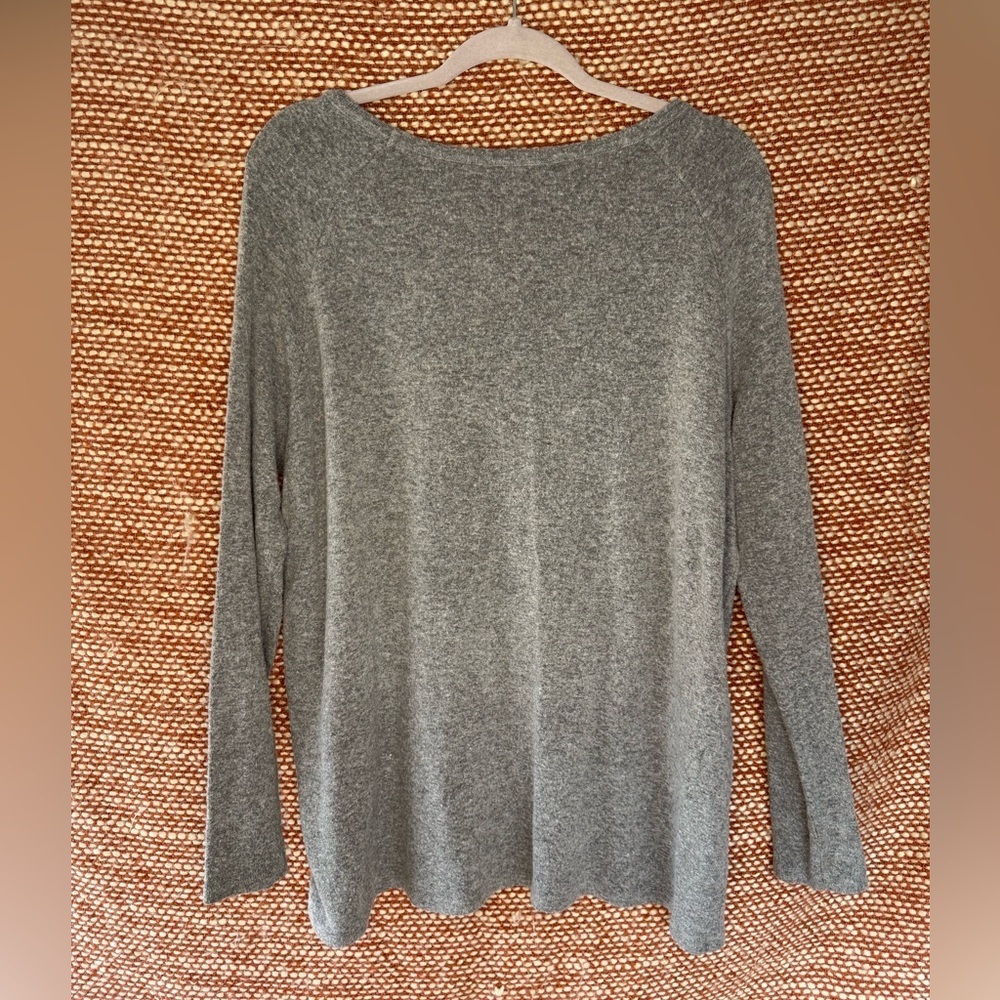 Brandy Melville Heather Gray Oversized Sweater - Picture 3 of 6